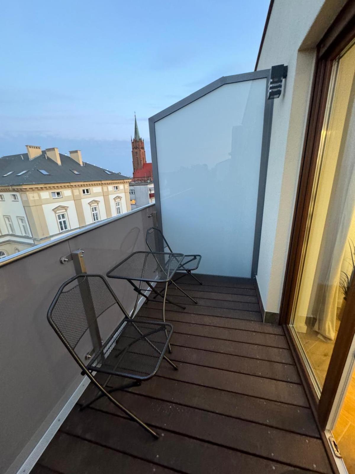 Apartament Z Jacuzzi Na Wylacznosc Dolina Baryczy Zmigrod Exterior photo